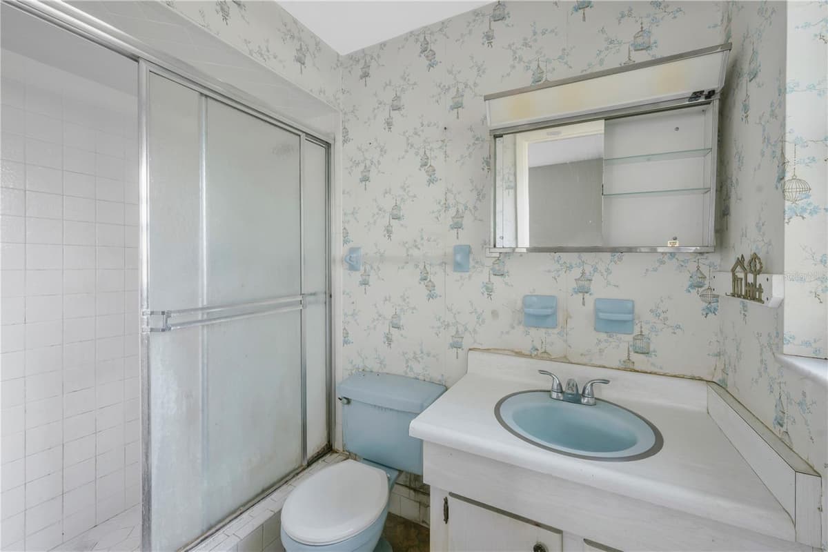 606 GREENBRIAR DRIVE — photo 5 of 22