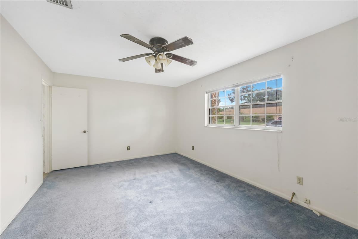 606 GREENBRIAR DRIVE — photo 18 of 22