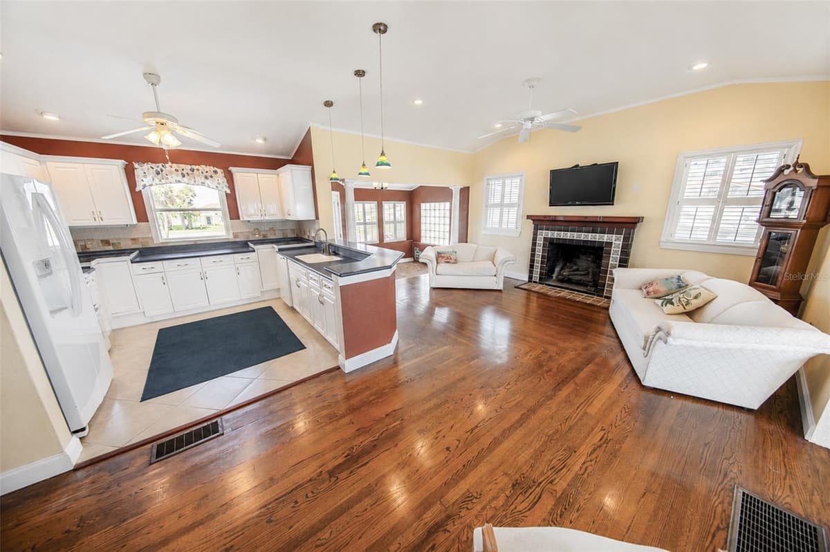 3873 ATLANTIC AVENUE — photo 5 of 18