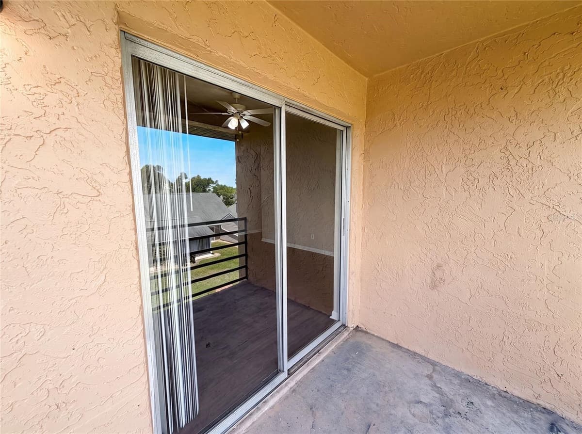 5213 VIA HACIENDA CIRCLE — photo 5 of 26
