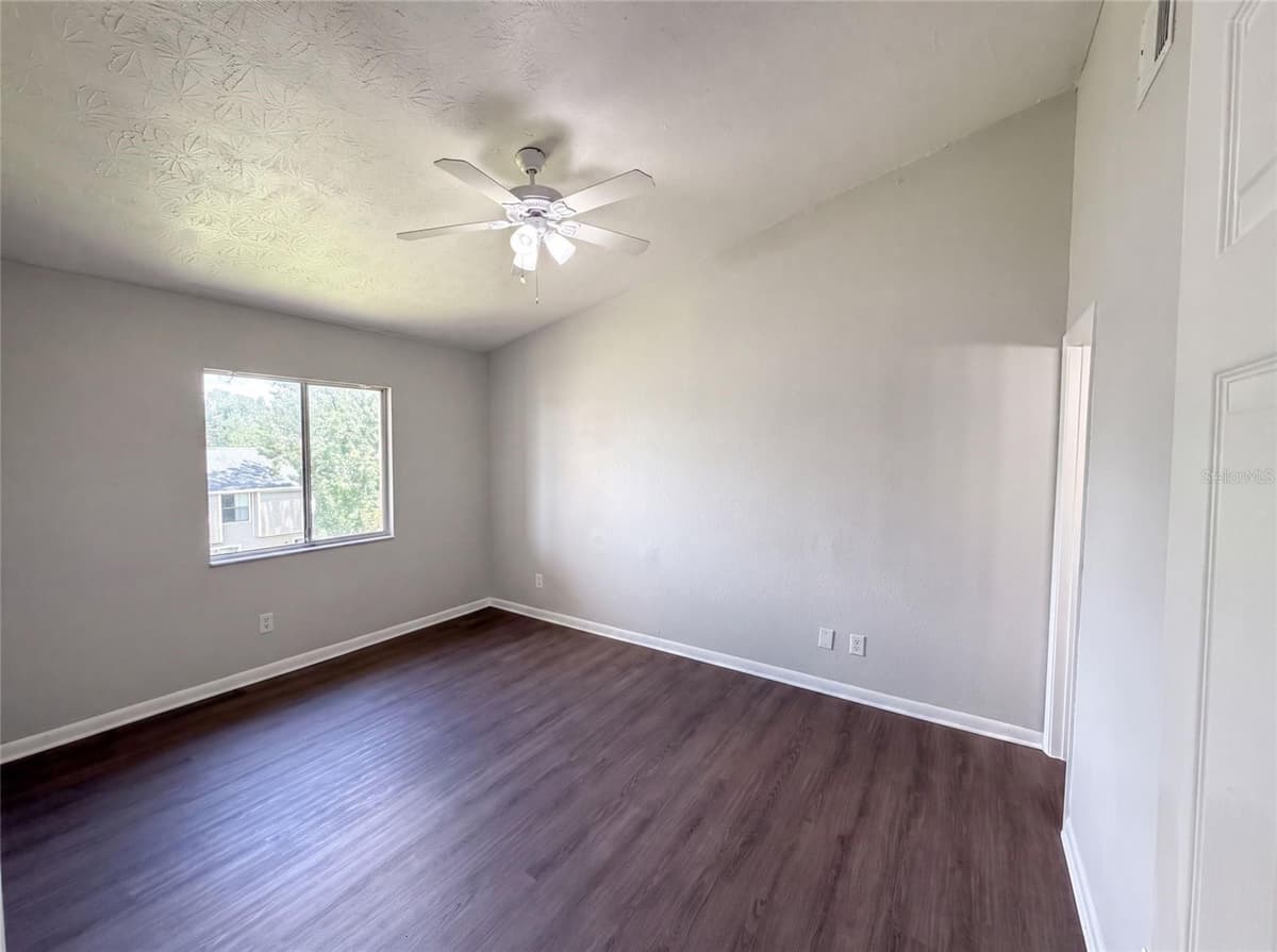 5213 VIA HACIENDA CIRCLE — photo 17 of 26