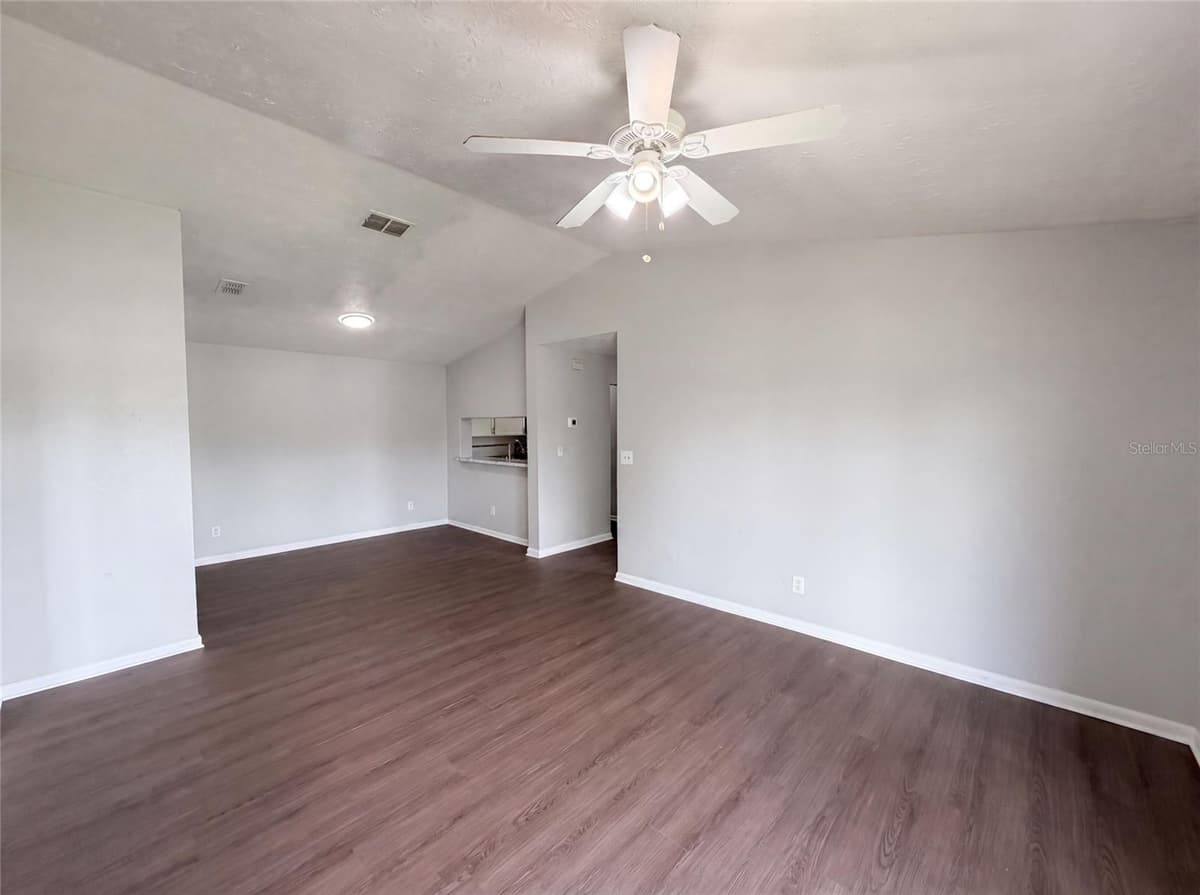 5213 VIA HACIENDA CIRCLE — photo 3 of 26
