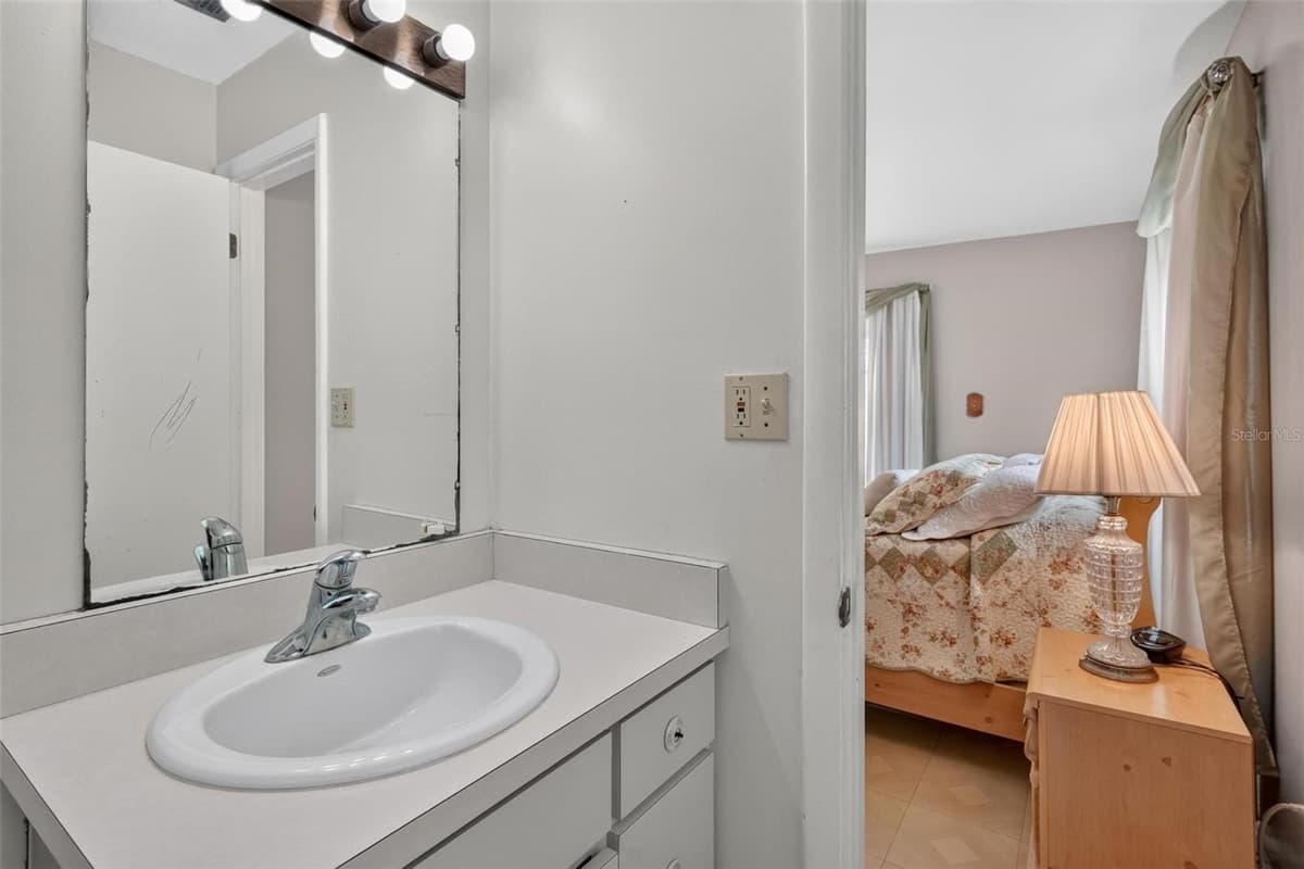 2514 DRAKE DRIVE — photo 34 of 46