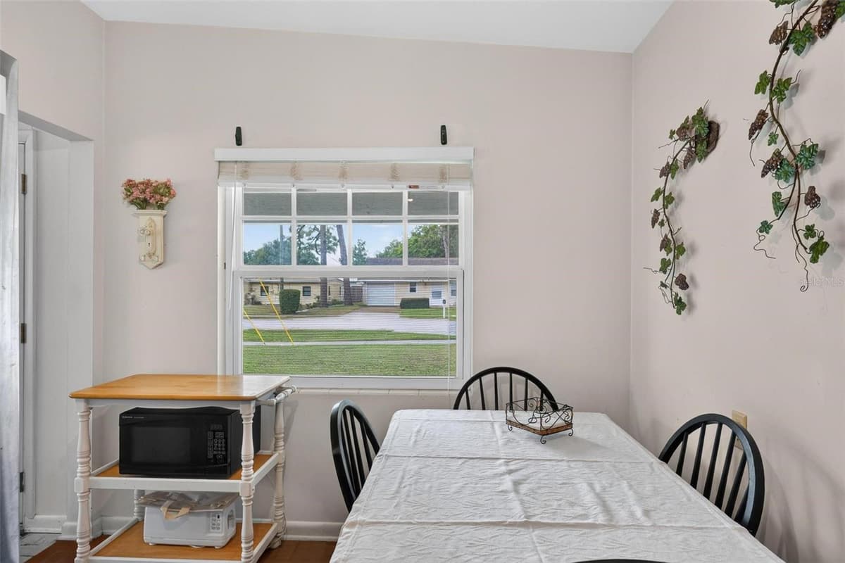 2514 DRAKE DRIVE — photo 9 of 46