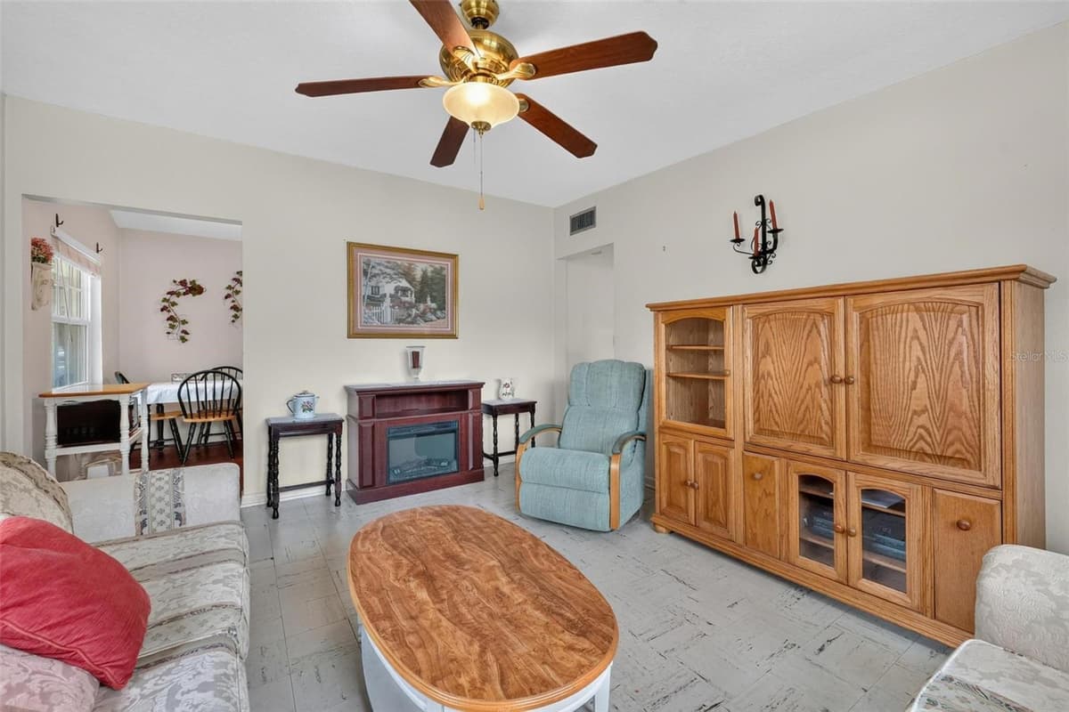 2514 DRAKE DRIVE — photo 16 of 46