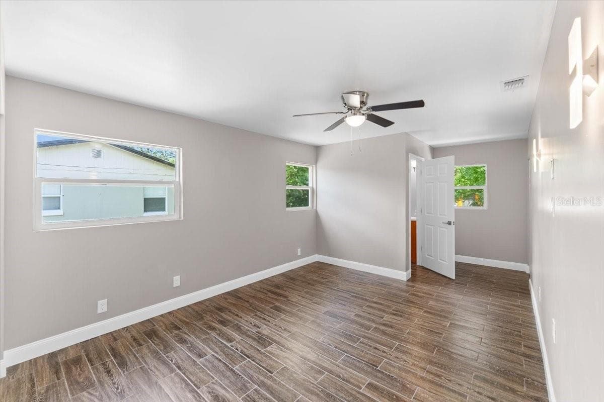 629 CEDAR PARK DRIVE — photo 13 of 27