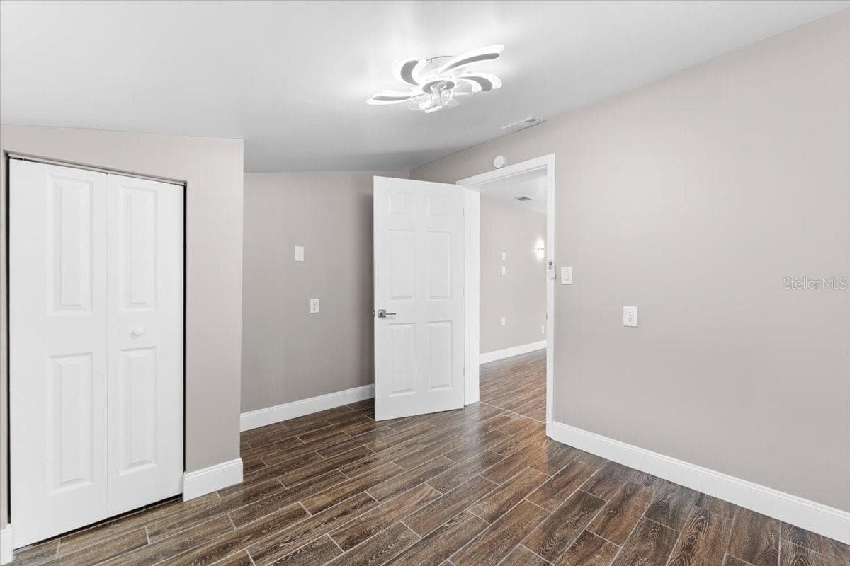 629 CEDAR PARK DRIVE — photo 19 of 27