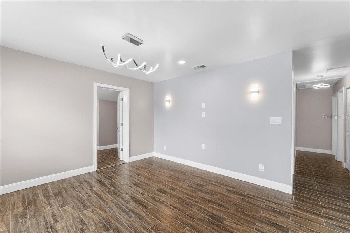 629 CEDAR PARK DRIVE — photo 17 of 27
