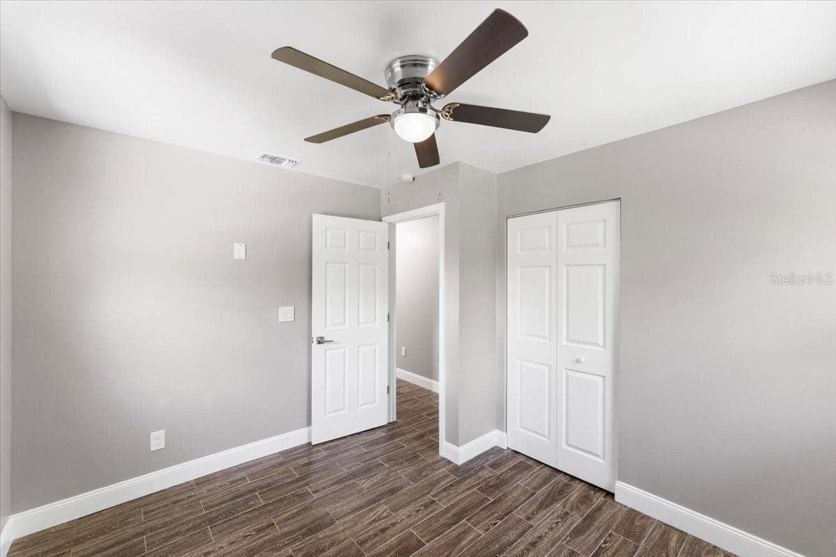 629 CEDAR PARK DRIVE — photo 21 of 27