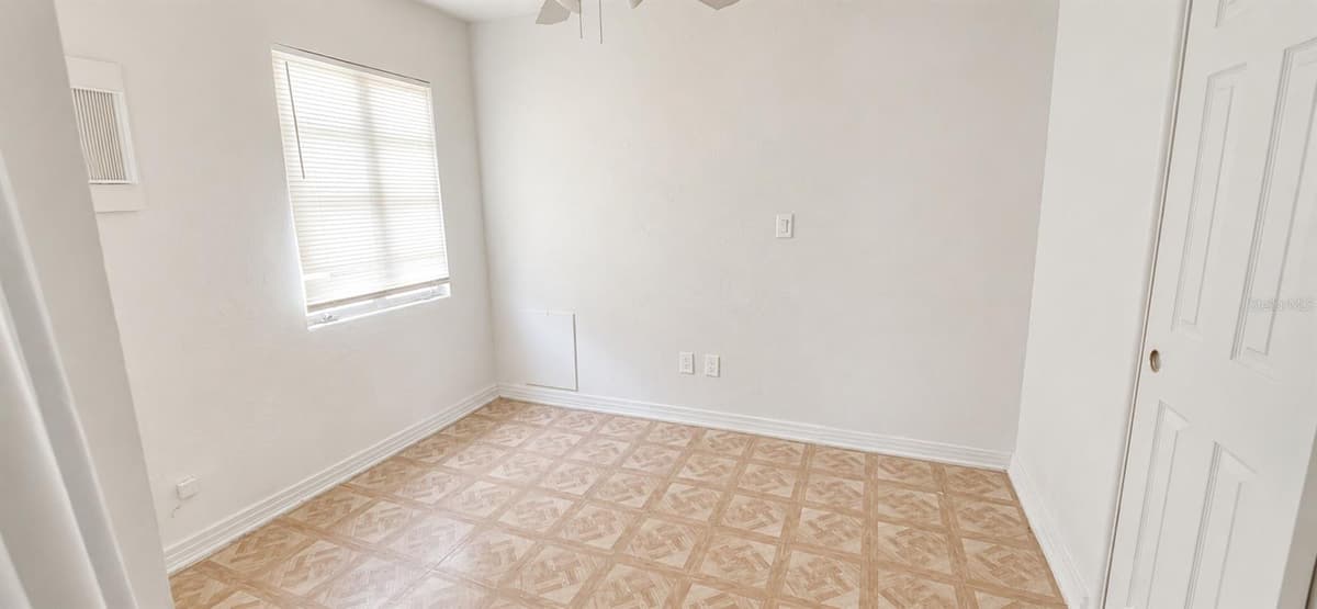 12142 MARGARITA AVENUE — photo 6 of 22