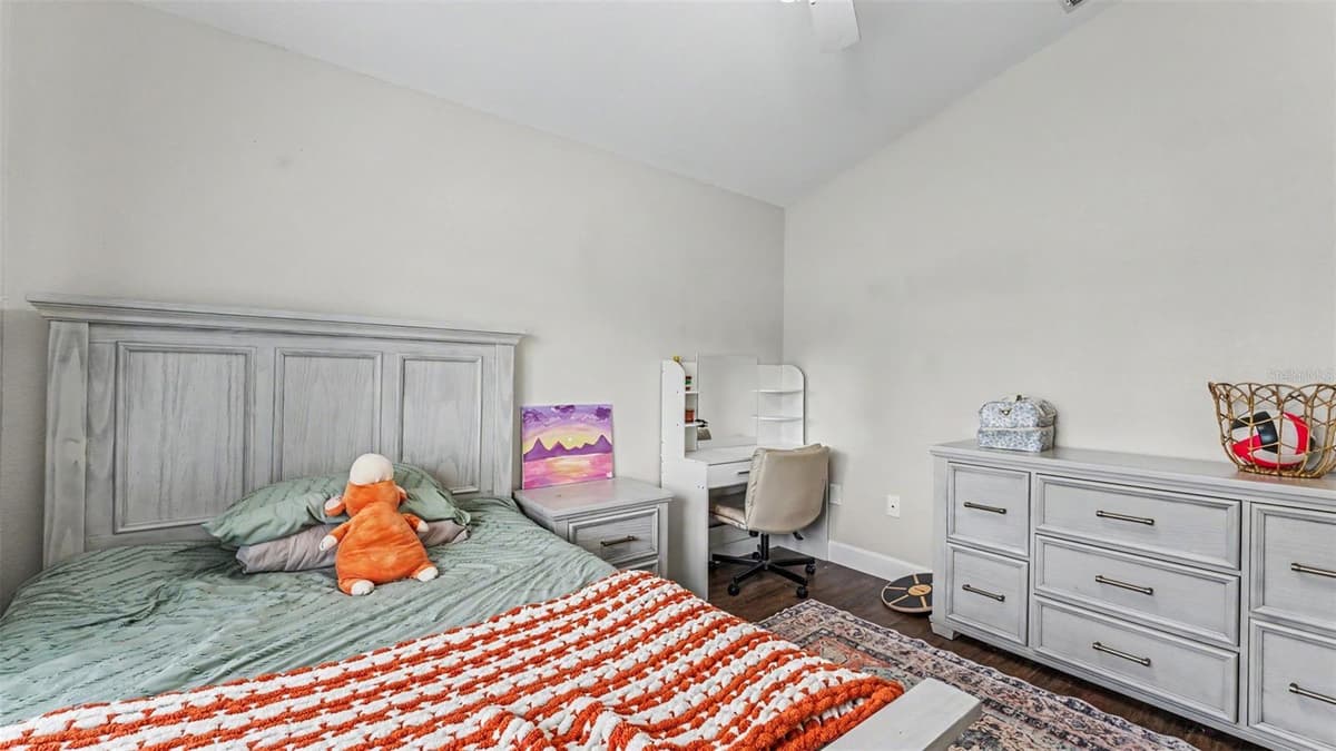 6835 SHADOWCAST LANE — photo 12 of 39