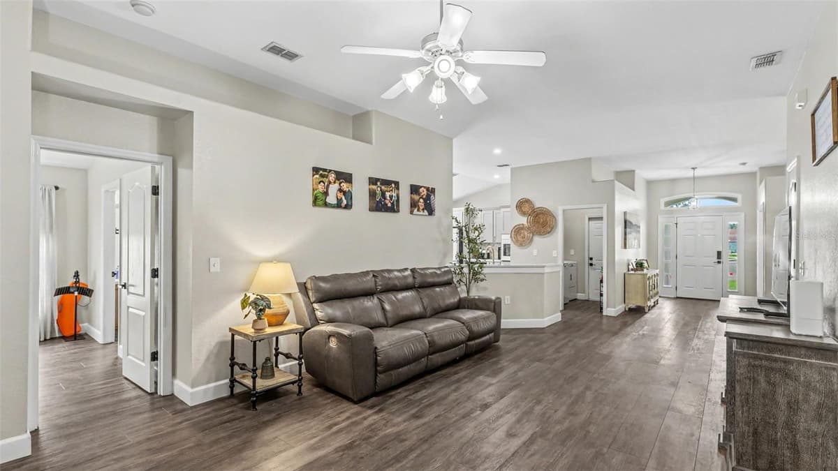 6835 SHADOWCAST LANE — photo 18 of 39