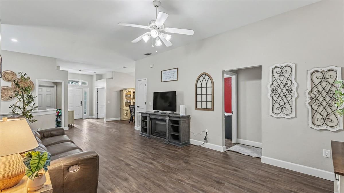 6835 SHADOWCAST LANE — photo 19 of 39