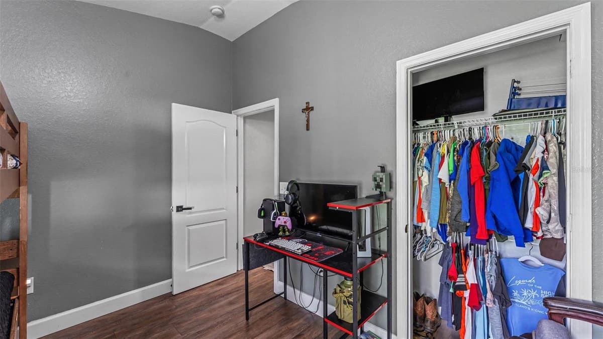 6835 SHADOWCAST LANE — photo 34 of 39