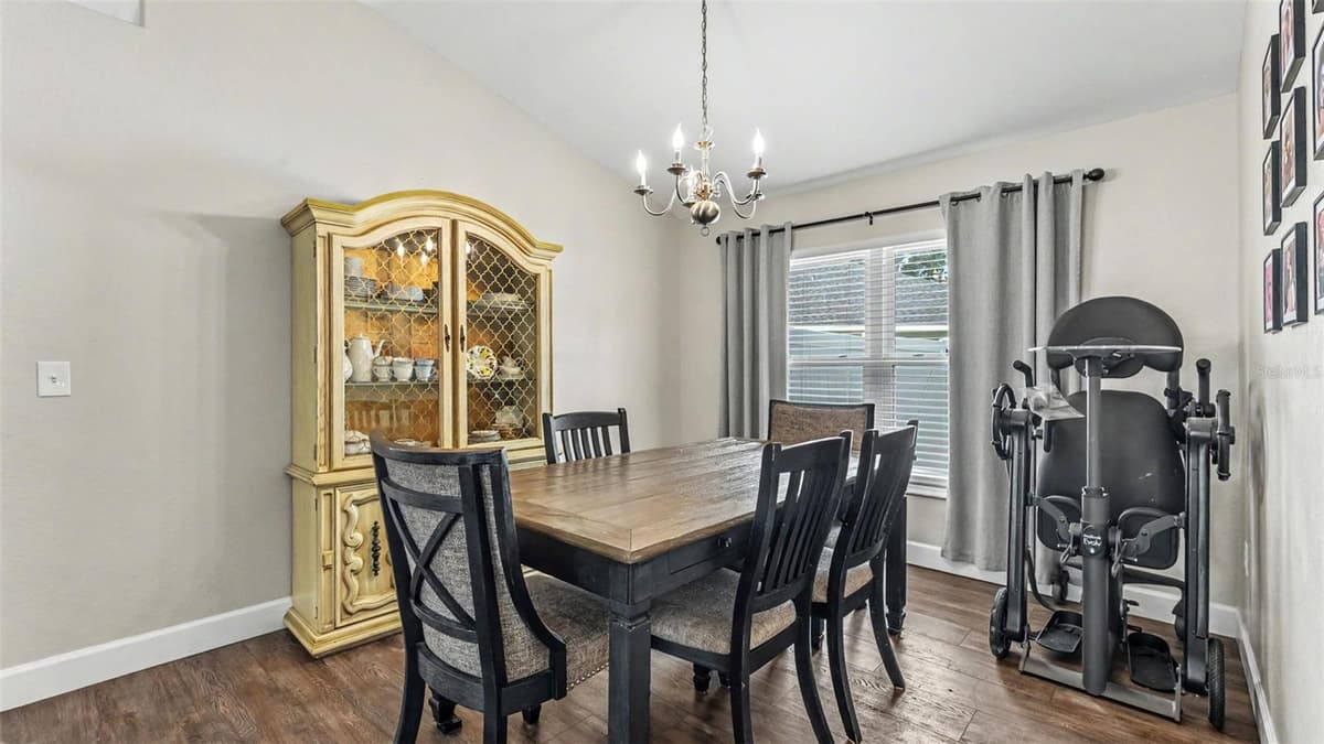 6835 SHADOWCAST LANE — photo 14 of 39
