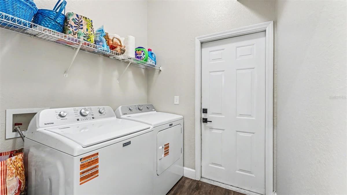 6835 SHADOWCAST LANE — photo 9 of 39