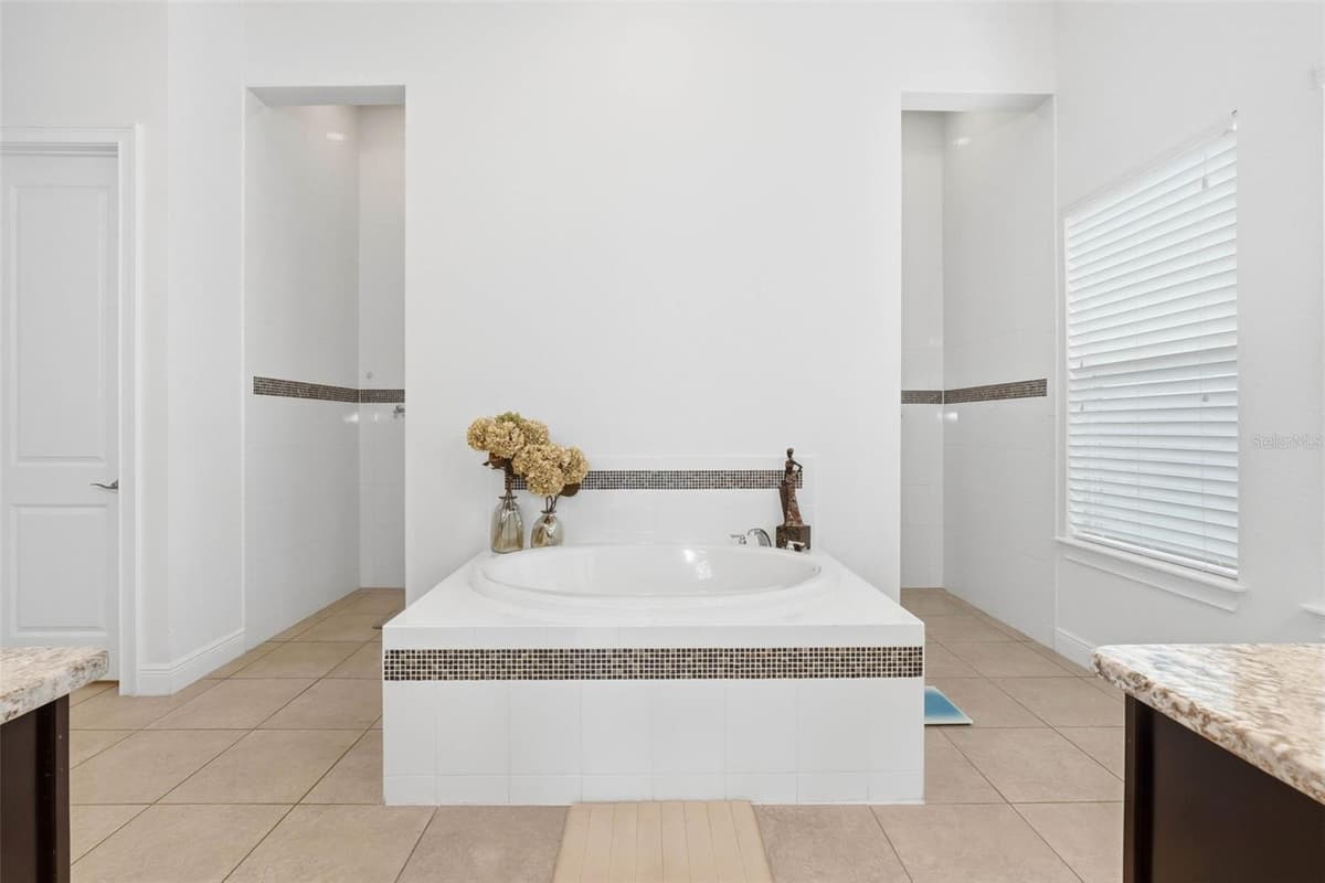 7945 CHILTON DRIVE — photo 33 of 52