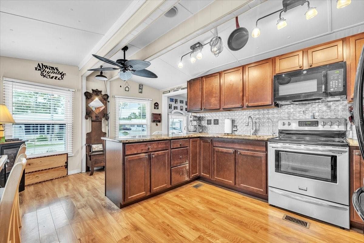 10933 BROWN PELICAN CIRCLE — photo 10 of 29