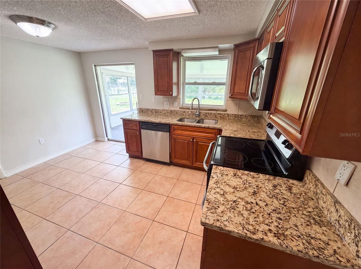 3412 NIXON ROAD — photo 13 of 21