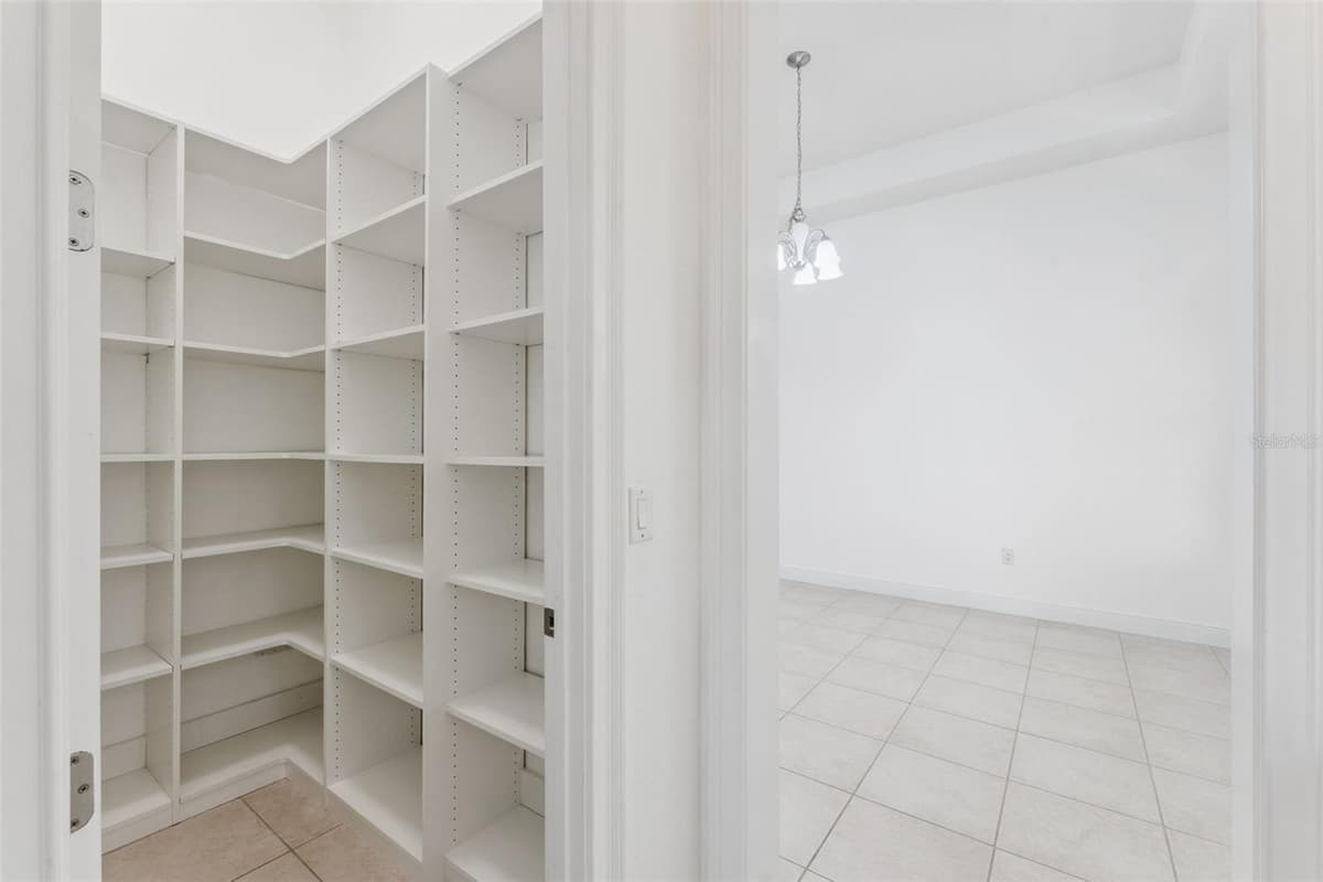 10370 DOTH STREET — photo 13 of 48