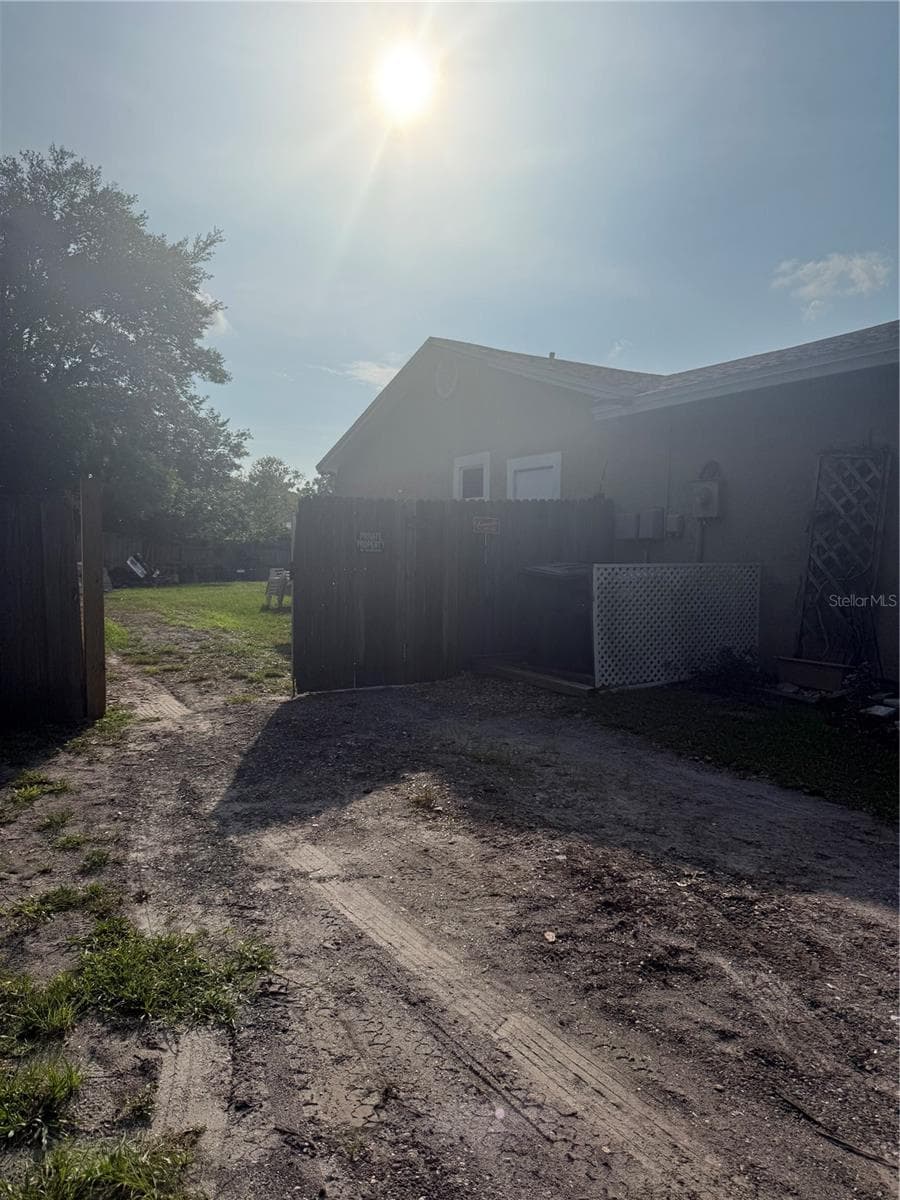 2507 MARTHA LANE — photo 14 of 16