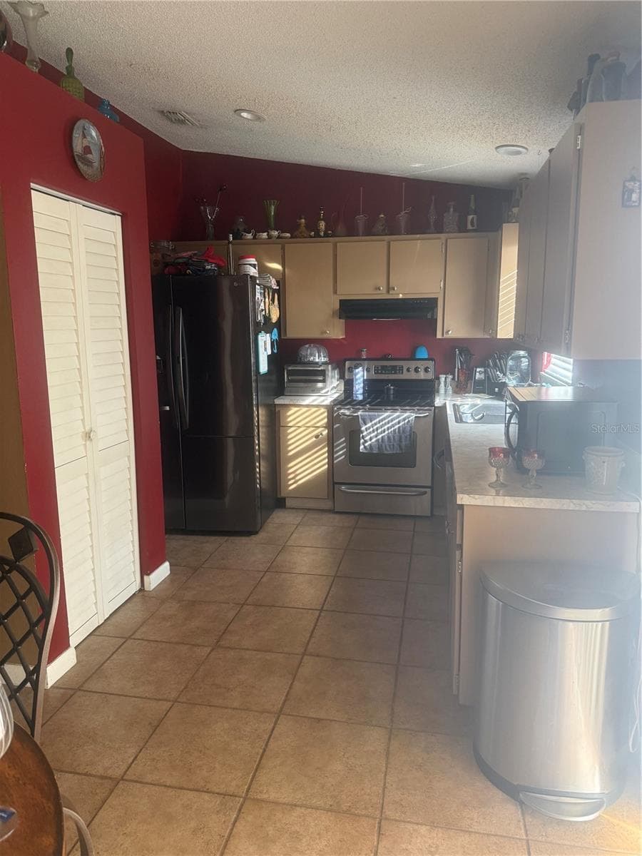 2507 MARTHA LANE — photo 3 of 16
