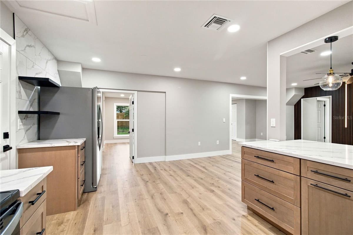 2770 WOOD STREET — photo 9 of 55