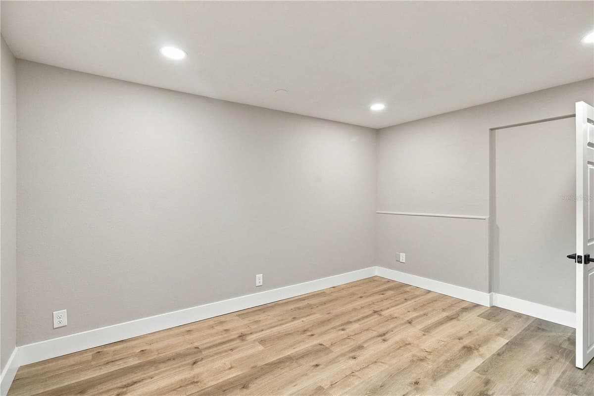 2770 WOOD STREET — photo 45 of 55