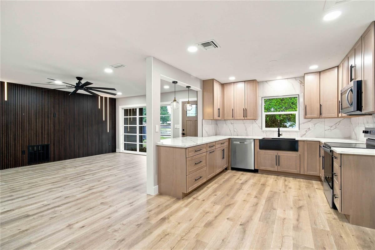 2770 WOOD STREET — photo 21 of 55