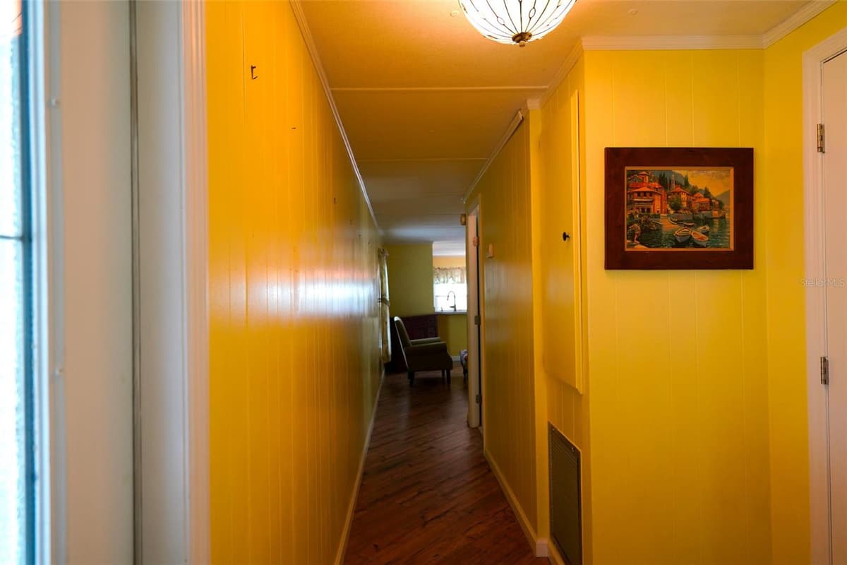 8114 WESTERN CIRCLE DRIVE — photo 11 of 38