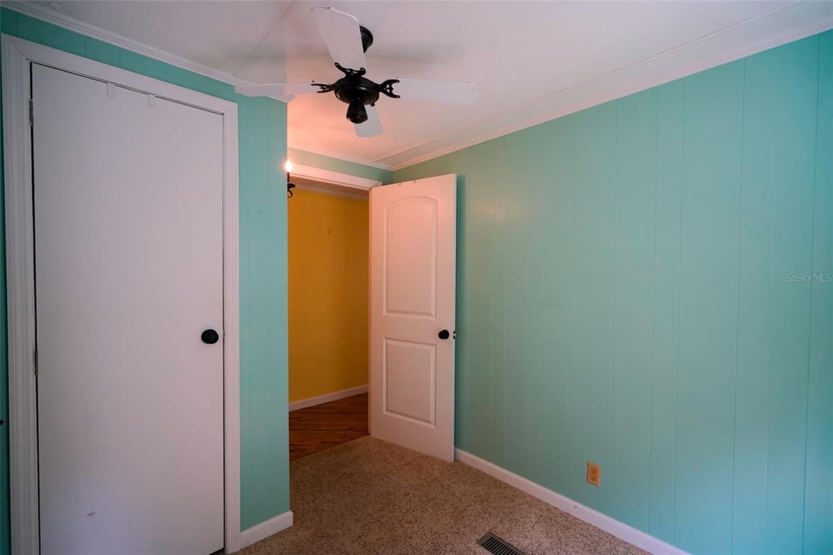 8114 WESTERN CIRCLE DRIVE — photo 19 of 38