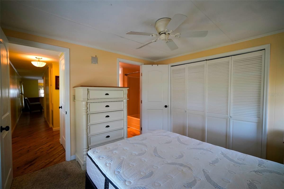 8114 WESTERN CIRCLE DRIVE — photo 13 of 38