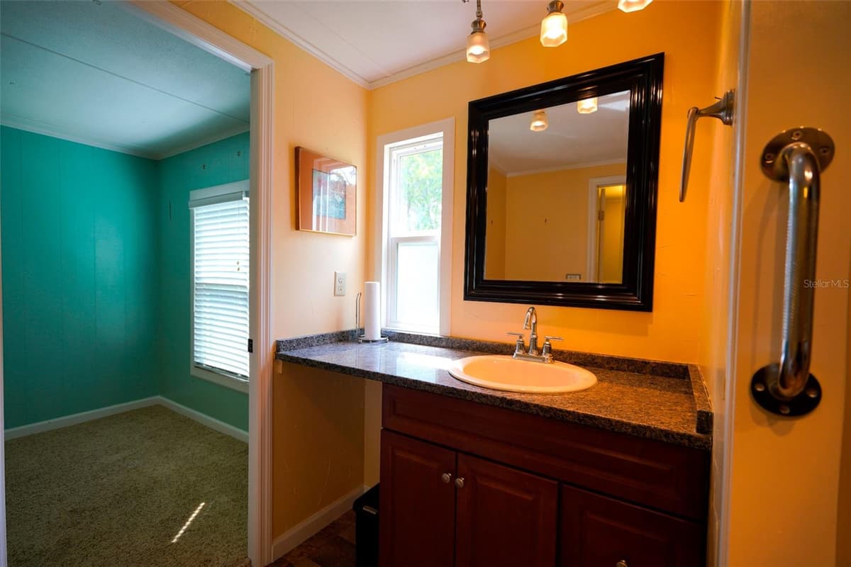 8114 WESTERN CIRCLE DRIVE — photo 18 of 38