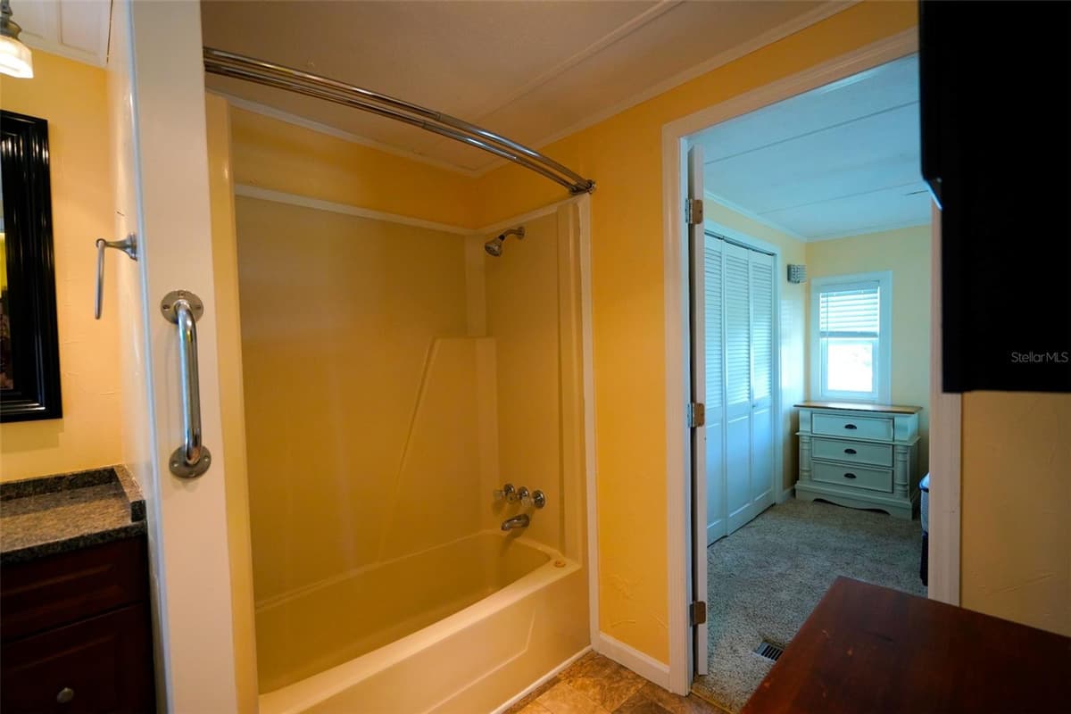8114 WESTERN CIRCLE DRIVE — photo 17 of 38