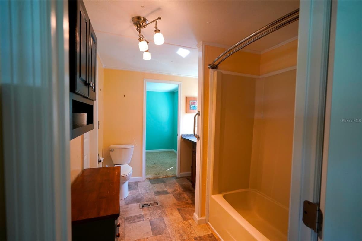 8114 WESTERN CIRCLE DRIVE — photo 15 of 38