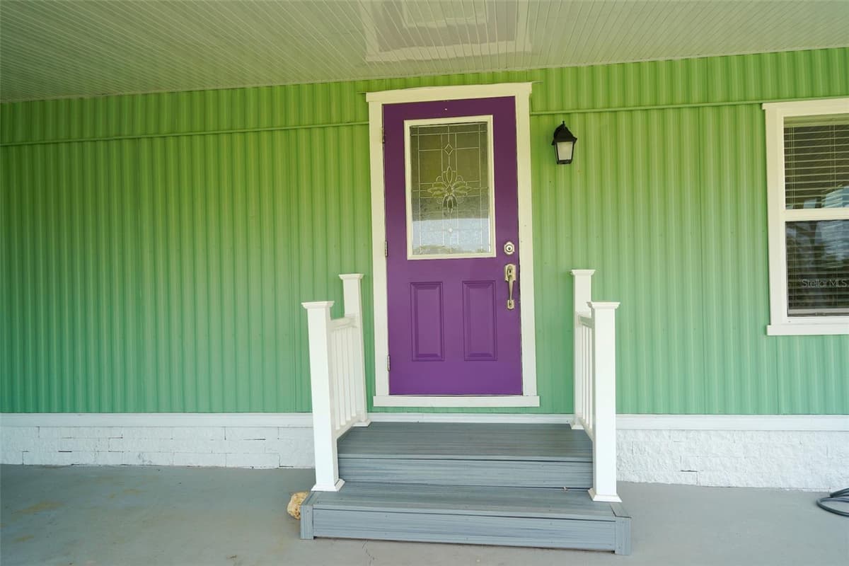 8114 WESTERN CIRCLE DRIVE — photo 7 of 38