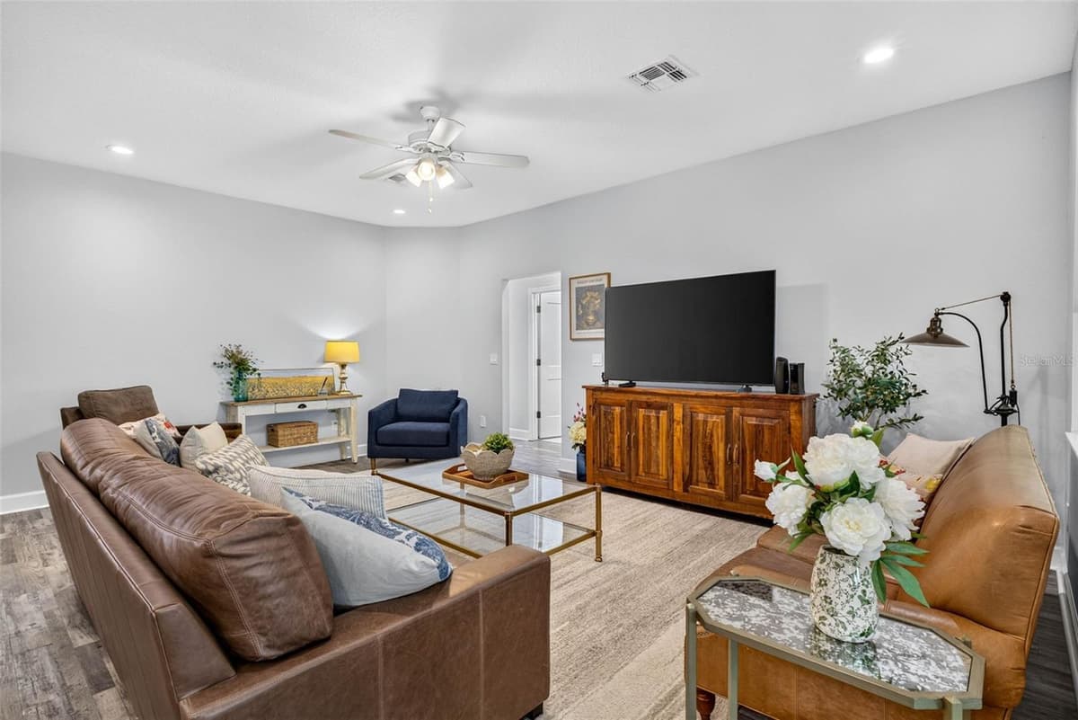 37581 TERI COURT — photo 8 of 54
