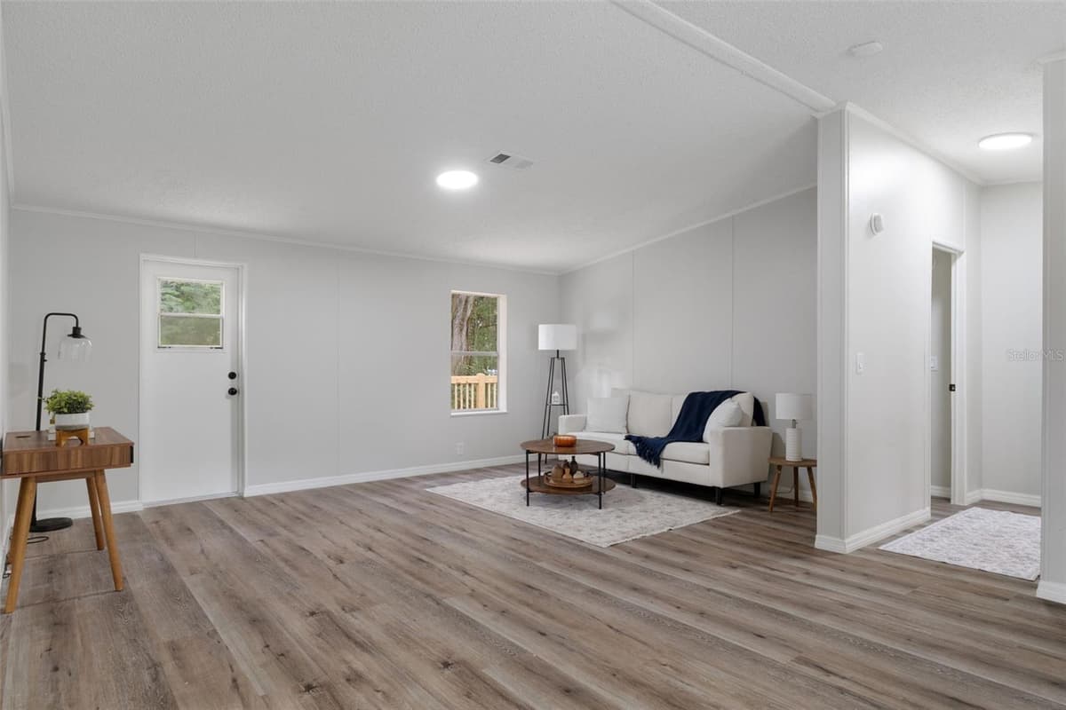 20645 STEWART ROAD — photo 12 of 33