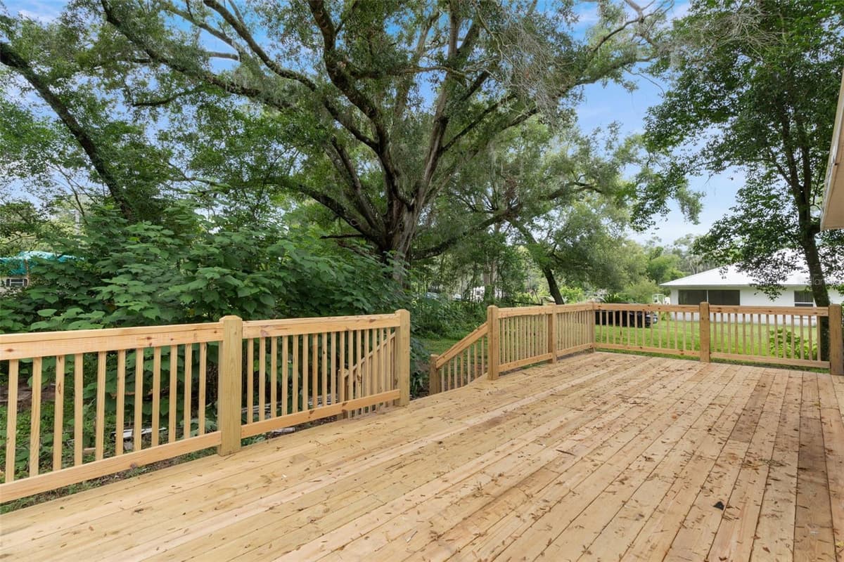 20645 STEWART ROAD — photo 30 of 33