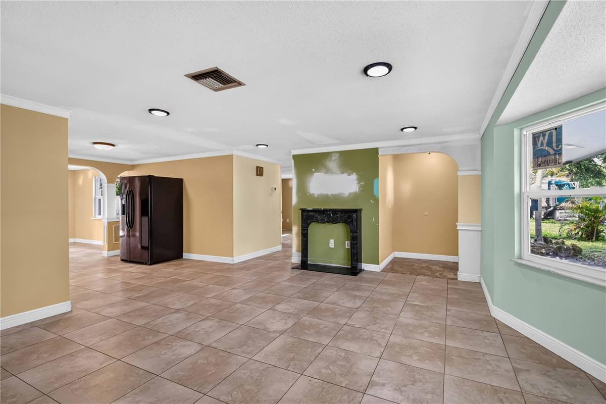 4734 DELMONTE AVENUE — photo 8 of 35