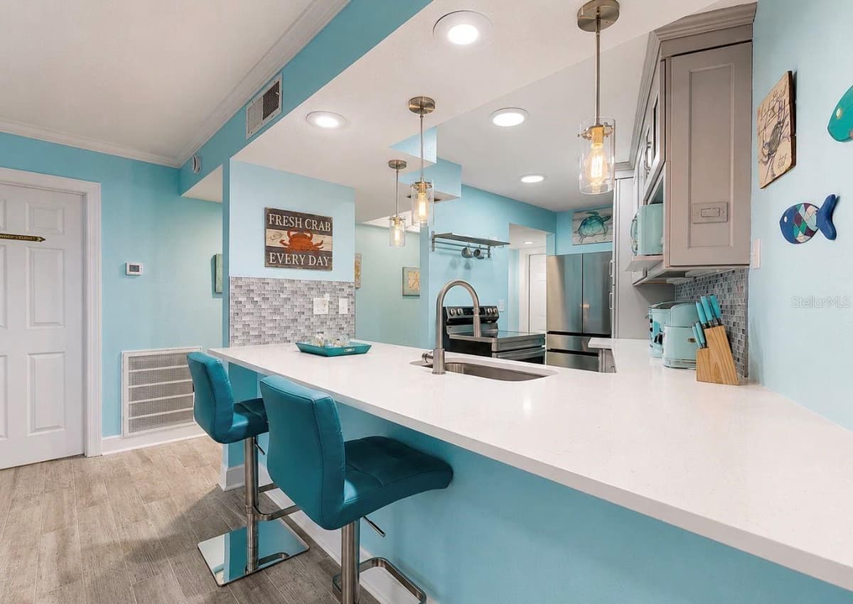 205 DOLPHIN POINT — photo 31 of 54