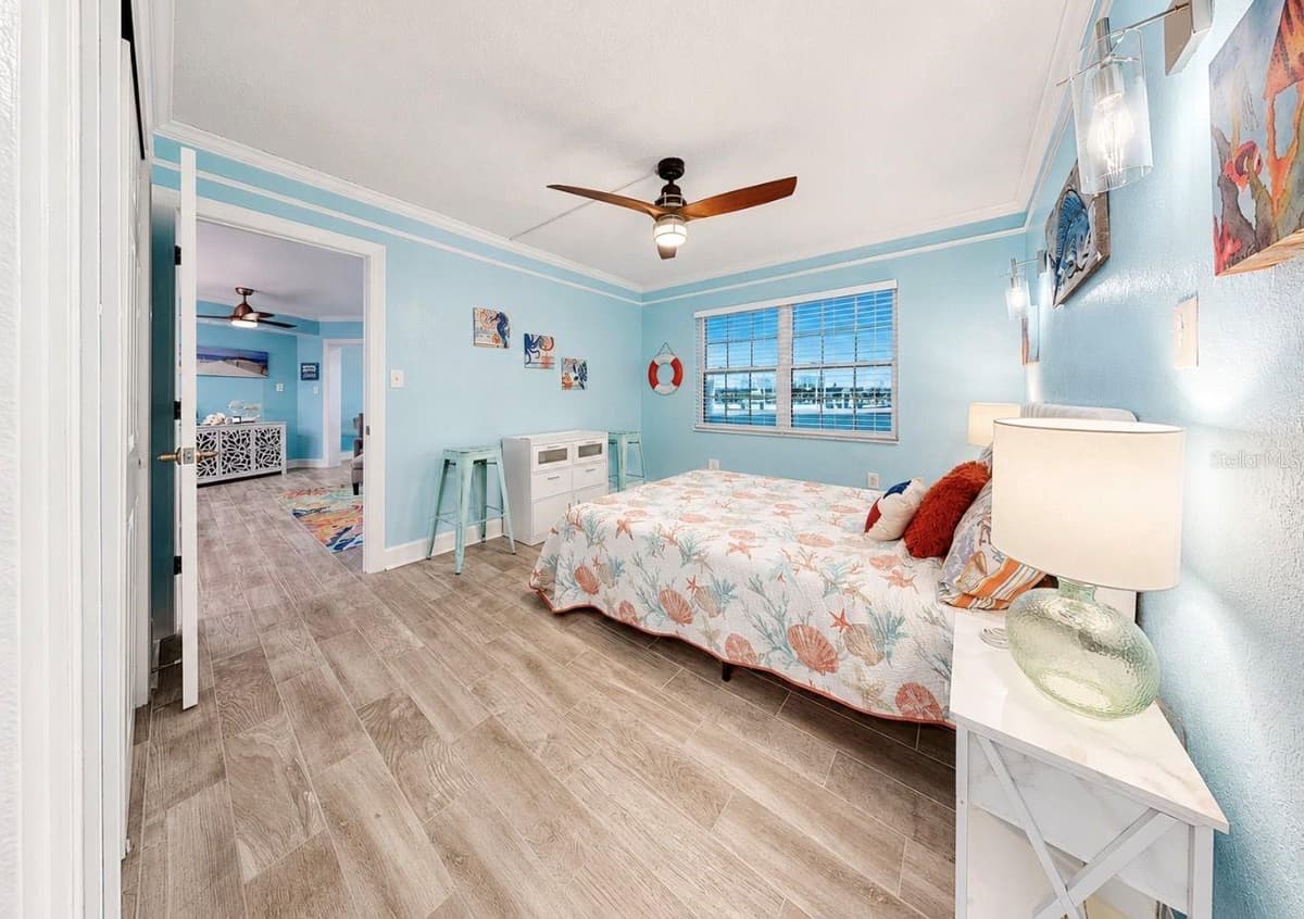 205 DOLPHIN POINT — photo 34 of 54