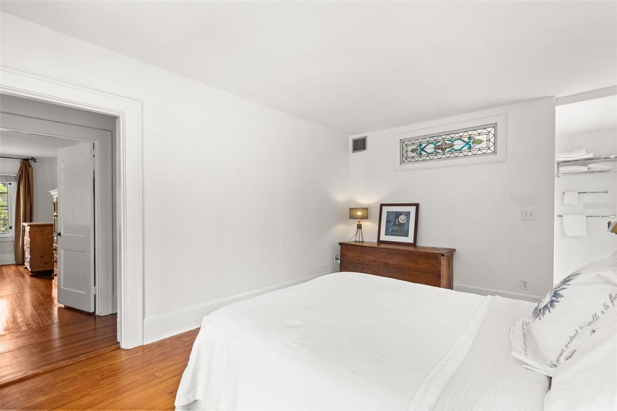 318 VITORIA AVENUE — photo 36 of 66