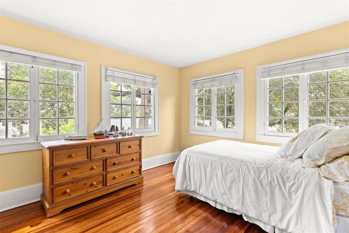 318 VITORIA AVENUE — photo 45 of 66