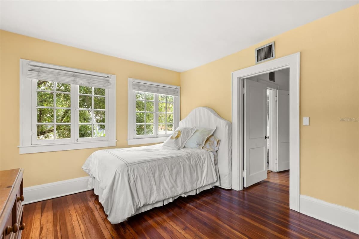 318 VITORIA AVENUE — photo 46 of 66