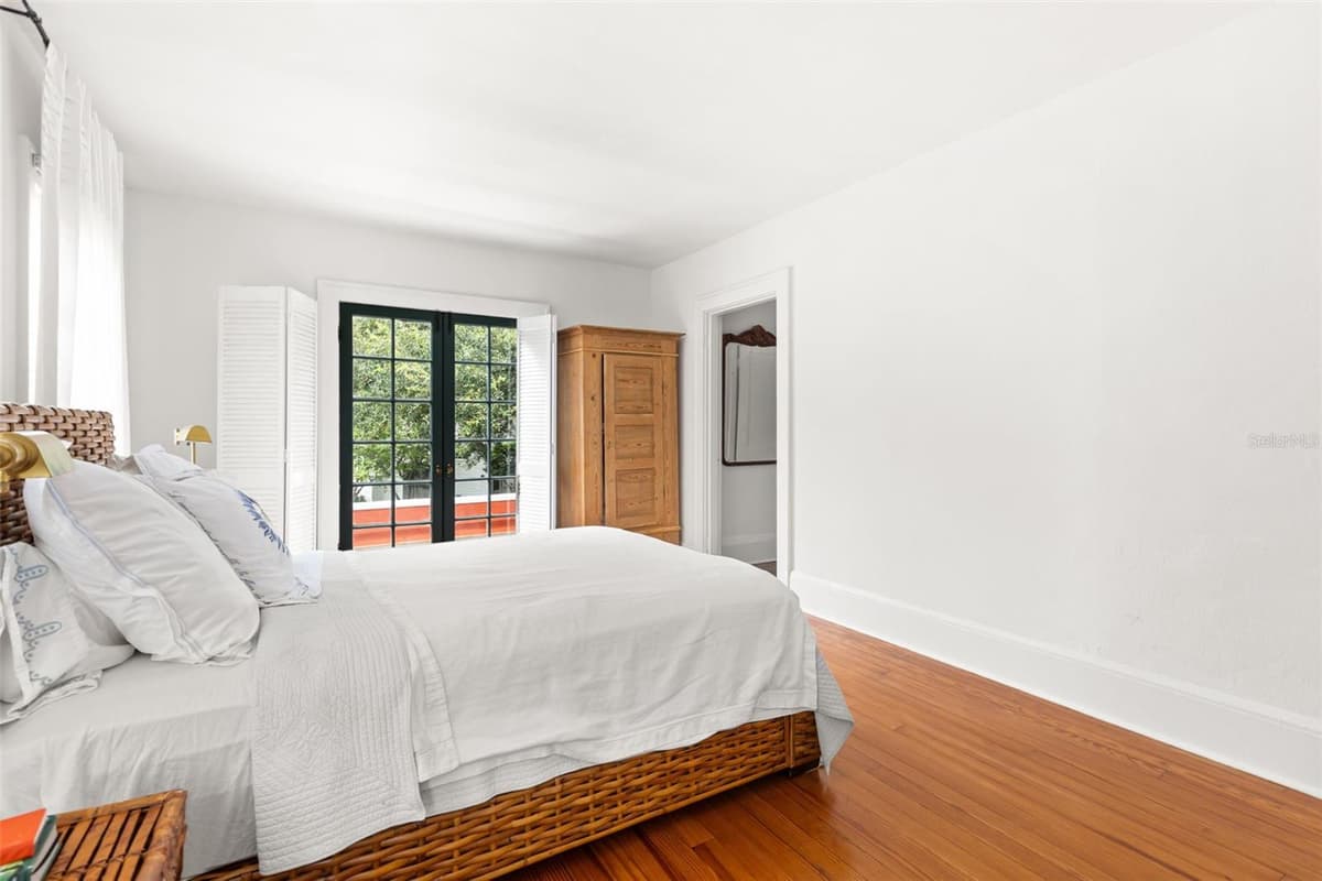 318 VITORIA AVENUE — photo 35 of 66