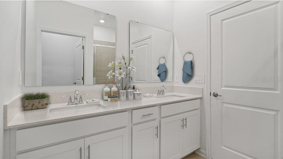 5553 RONIN DRIVE — photo 11 of 19