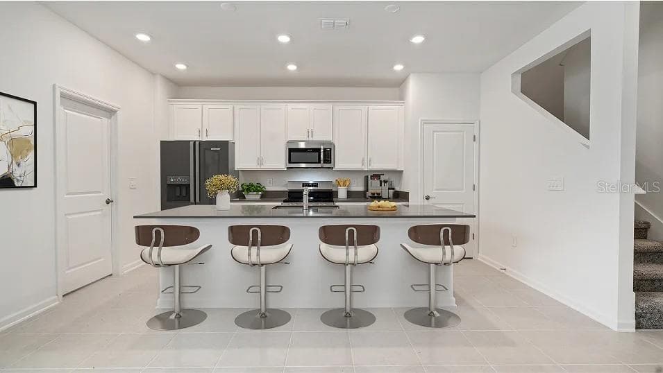 5553 RONIN DRIVE — photo 2 of 19