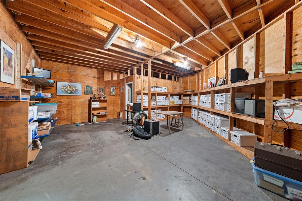 4411 TAMI LANE — photo 10 of 71
