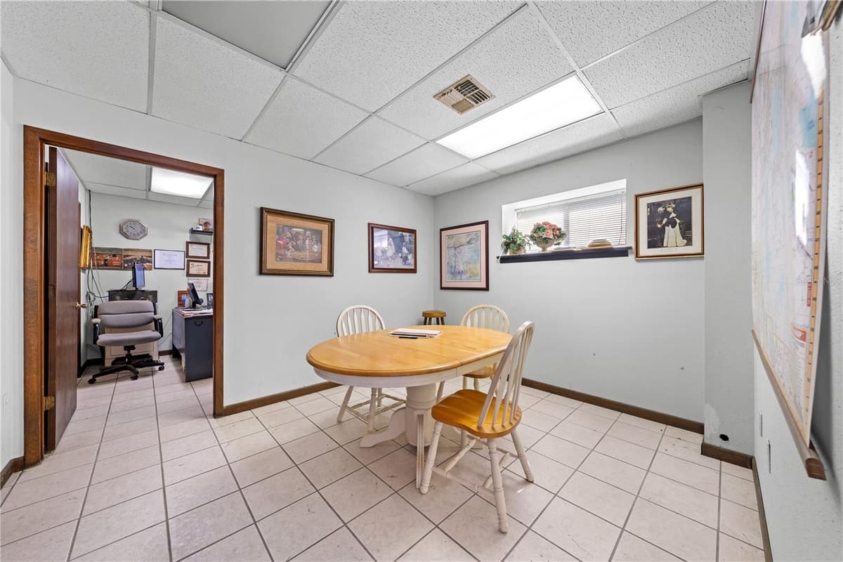 4411 TAMI LANE — photo 32 of 71